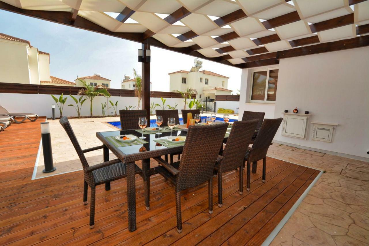 Villa Nissi Palms