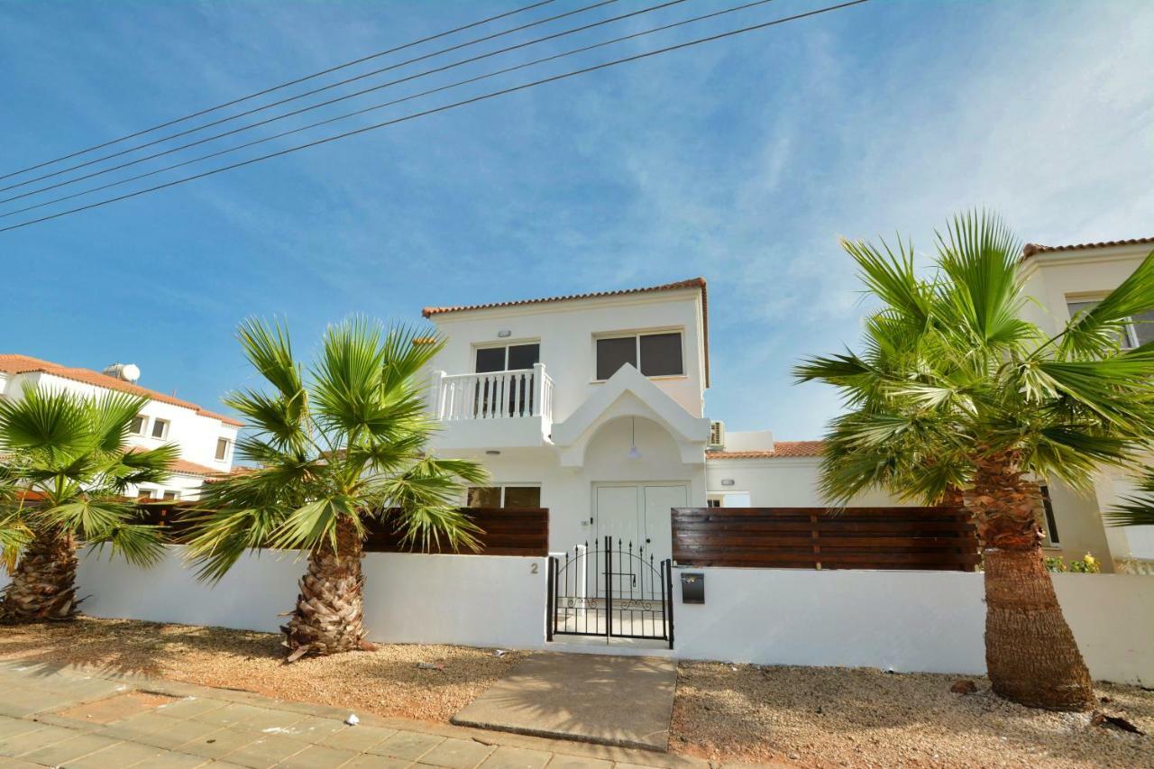 Villa Nissi Palms *