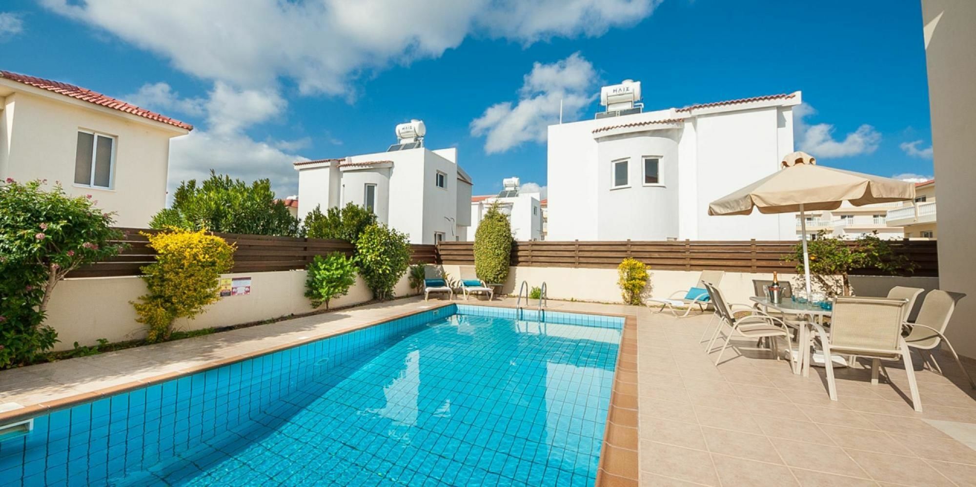 Villa 003