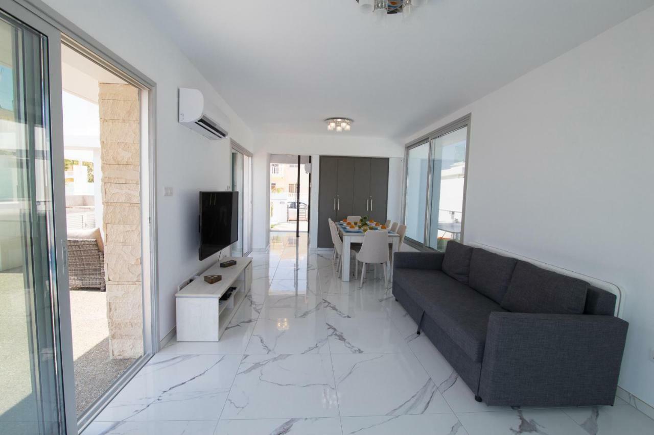 Lynn Boutique Beachfront Ferienhaus *