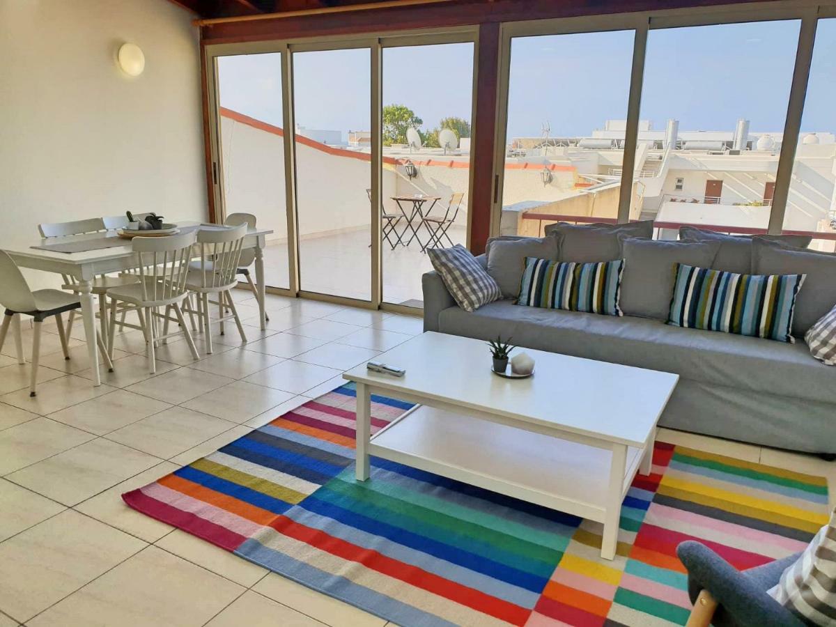 Apartment Freminore Apts. *