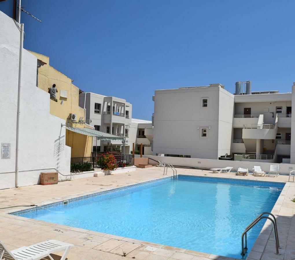 Freminore Apts. Apartment