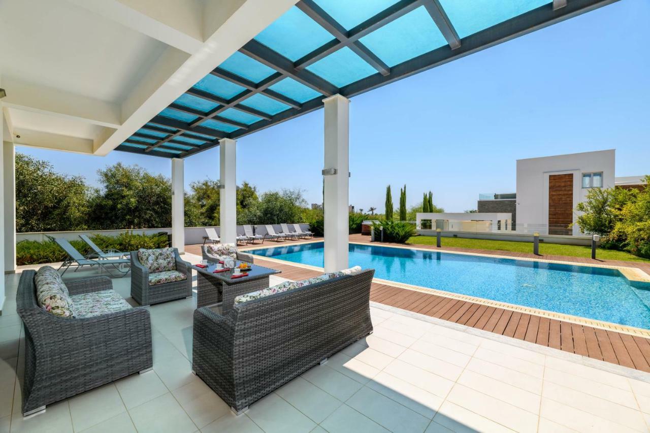Villa Ruidoso Luxury Seafront Villas